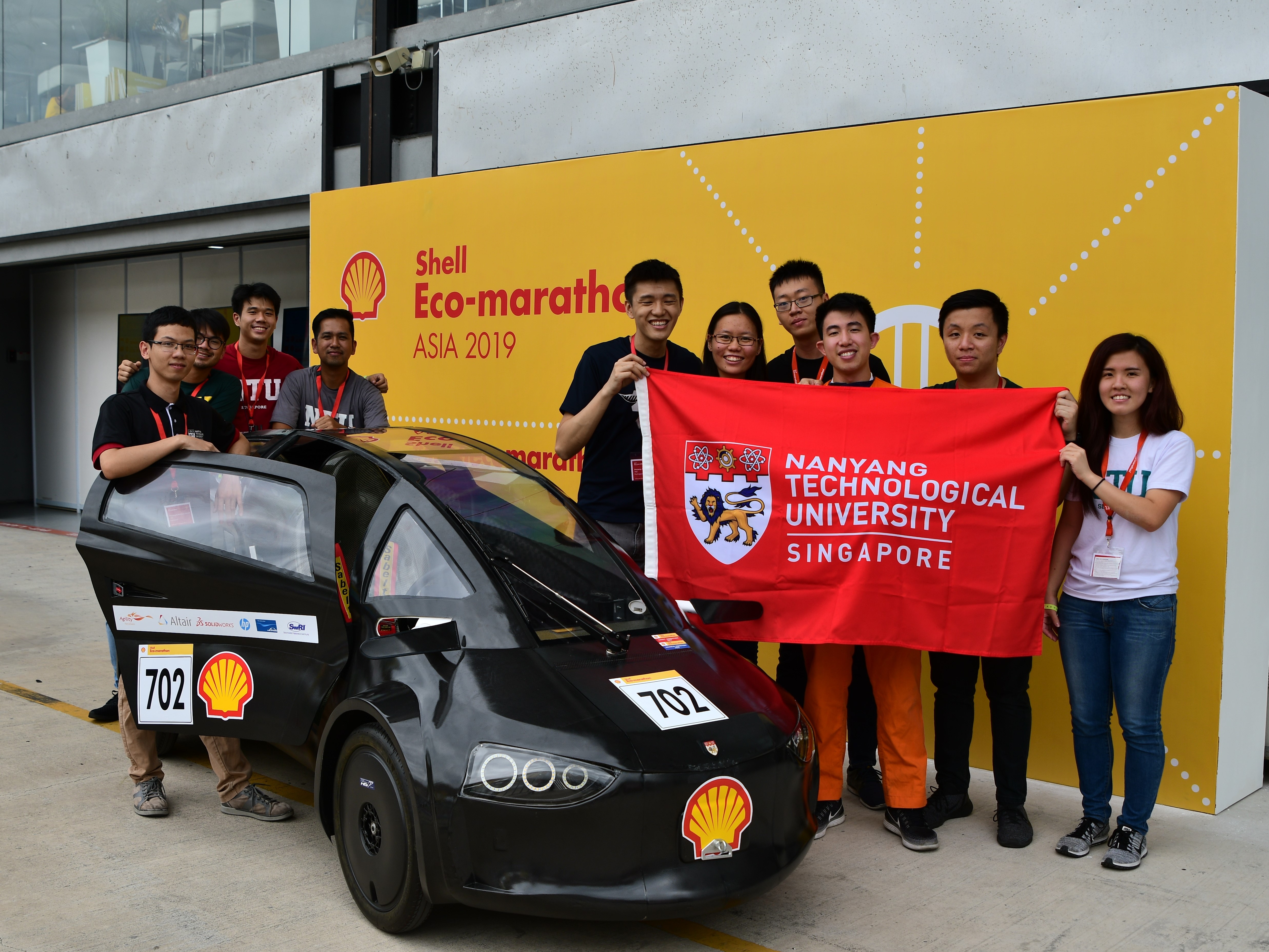 Team photo of NTU SEM 2019 Autonomous